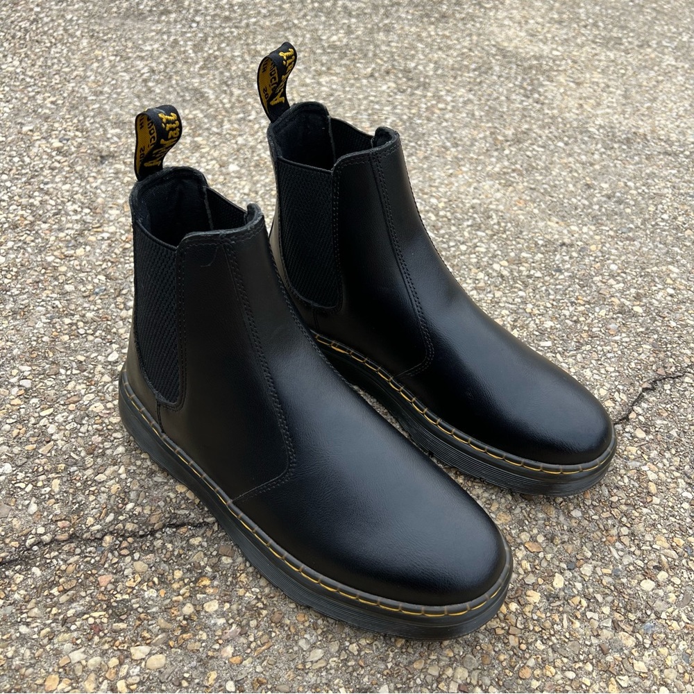 Dr. Martens Dorrian Boots Black Boots Womens 8 Mens 7 Pull On Air Ware  (New)